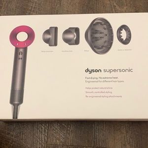 Dyson Supersonic blow dryer in Fuchsia
